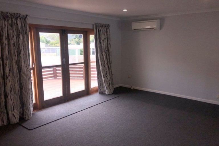 Photo of property in 80 Wainuiomata Road, Wainuiomata, Lower Hutt, 5014