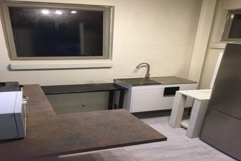 Photo of property in 19 Oakford Park Crescent, Greenhithe, Auckland, 0632