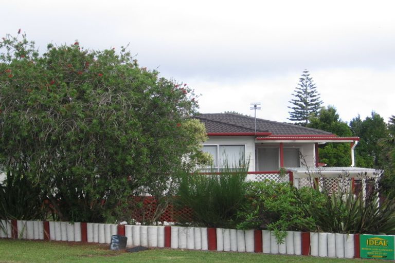Photo of property in 3 Ciprian Place, Henderson, Auckland, 0612
