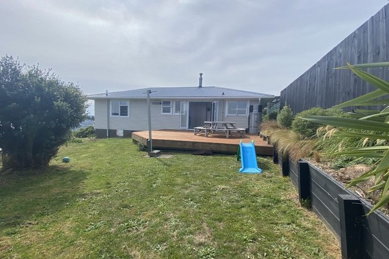 Photo of property in 26 Lyndfield Lane, Newlands, Wellington, 6037