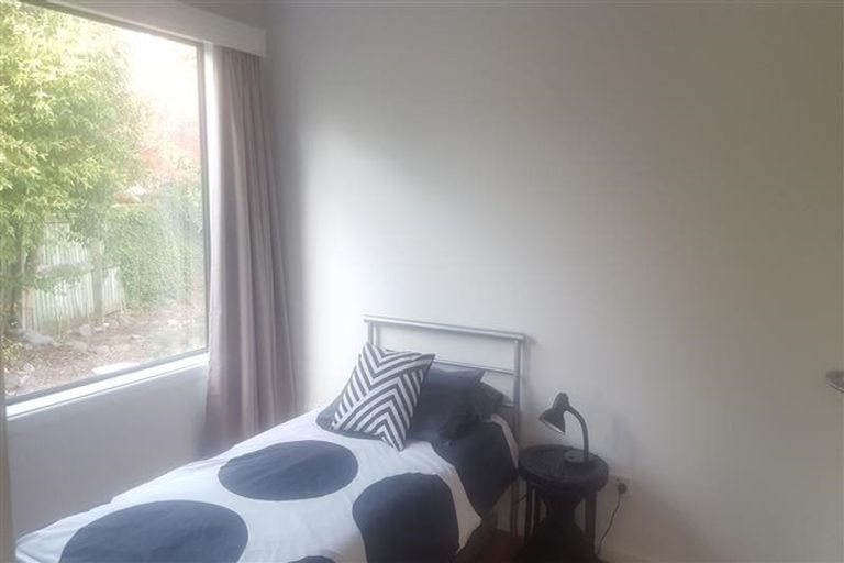 Photo of property in 15 Mirfield Place, Russley, Christchurch, 8042