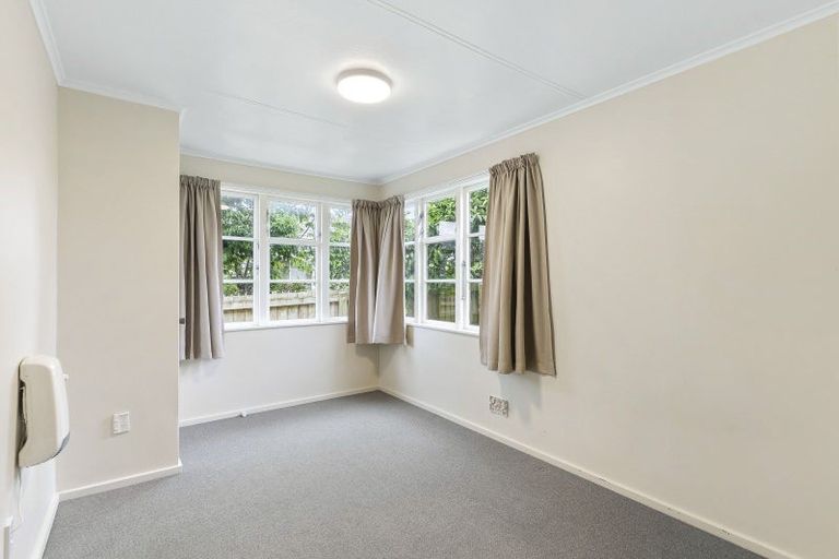 Photo of property in 1/15 Otakau Road, Milford, Auckland, 0620