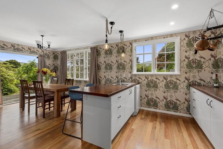 Photo of property in 6 Beechwood Lane, Te Marua, Upper Hutt, 5018