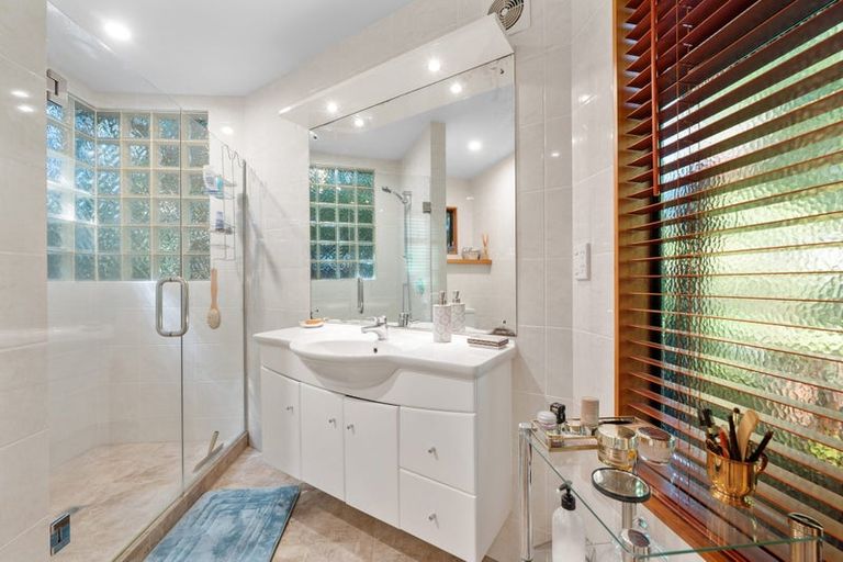 Photo of property in 71a Rangatira Road, Beach Haven, Auckland, 0626