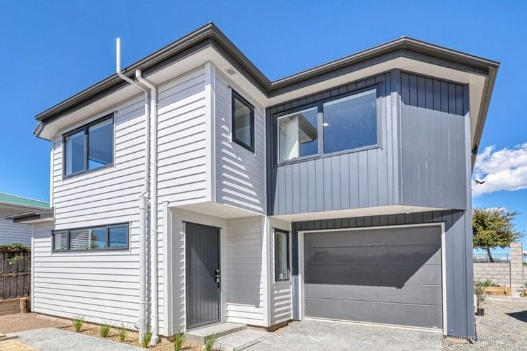 Photo of property in 51 Rosedale Road, Pinehill, Auckland, 0632