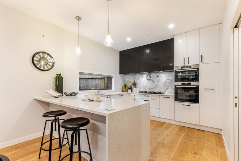 Photo of property in 49b Matipo Road, Te Atatu Peninsula, Auckland, 0610