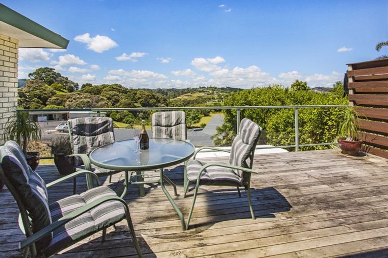 Photo of property in 60 Somerville Road, Shelly Park, Auckland, 2014