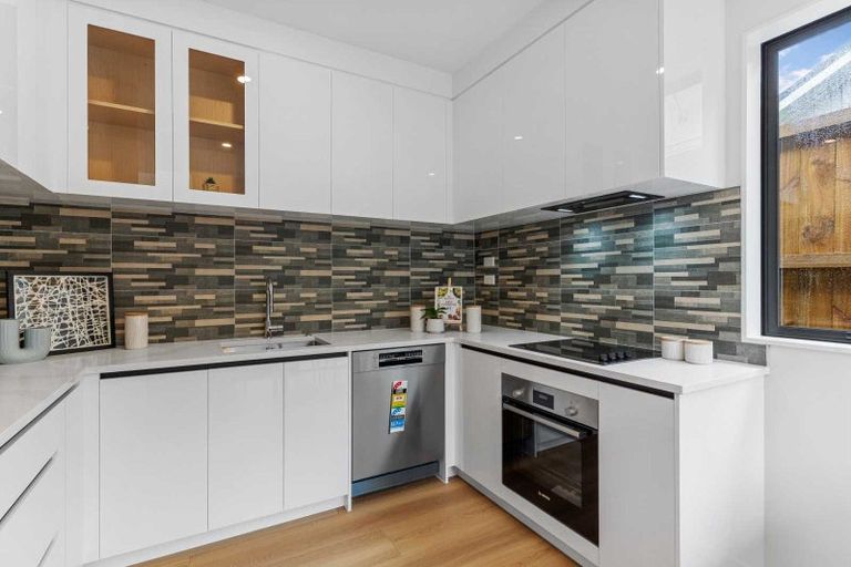 Photo of property in 78e Kelman Road, Kelston, Auckland, 0602