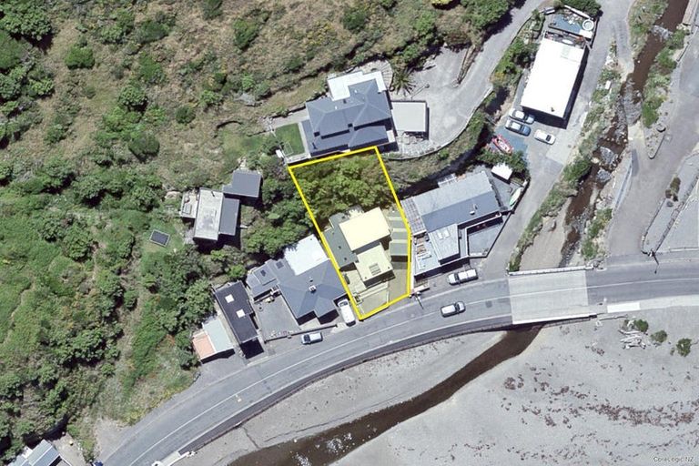Photo of property in 70 Owhiro Bay Parade, Owhiro Bay, Wellington, 6023