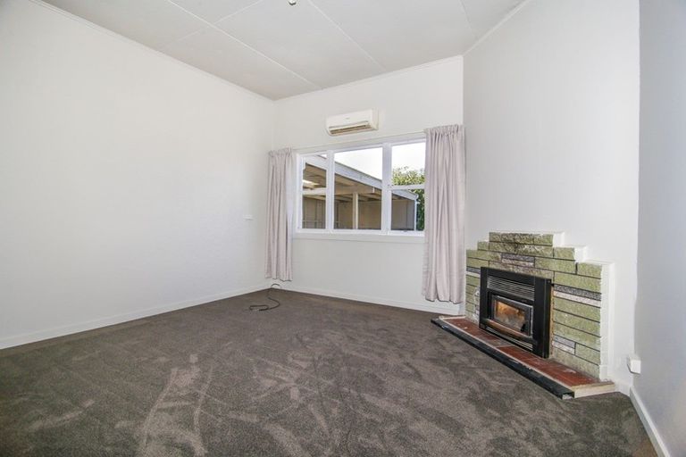 Photo of property in 23 Pakington Street, Westport, 7825