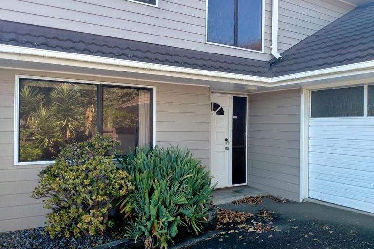 Photo of property in 99a Atawhai Road, Fitzherbert, Palmerston North, 4410