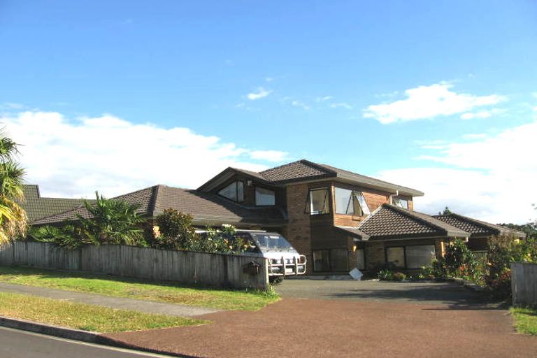Photo of property in 18 Calypso Way, Unsworth Heights, Auckland, 0632