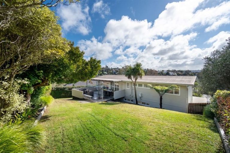 Photo of property in 8 Catrina Avenue, Birkenhead, Auckland, 0626