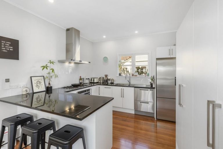 Photo of property in 89 Riverside Drive, Waiwhetu, Lower Hutt, 5010