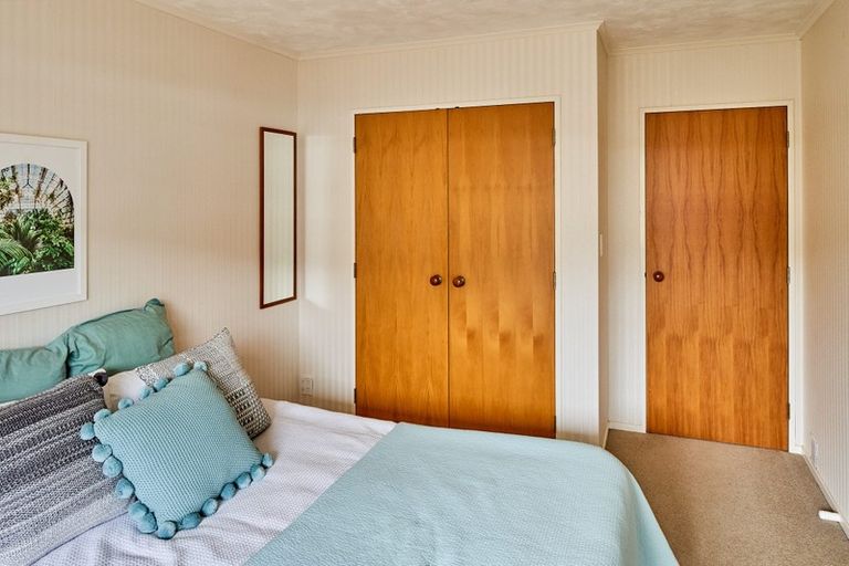 Photo of property in 104 Oxford Street, Tawa, Wellington, 5028