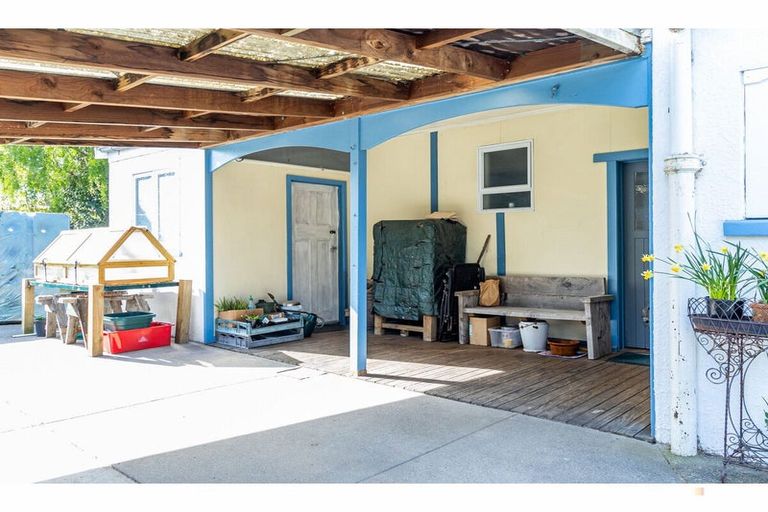 Photo of property in 2 Point Bush Road, Waimate, 7924