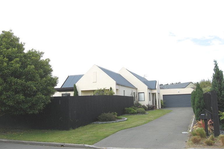 Photo of property in 3 Monterey Place, Parklands, Christchurch, 8083