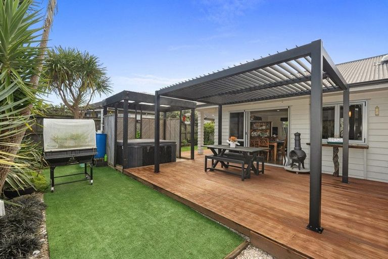 Photo of property in 4 Sea Dune Place, Ruakaka, 0116