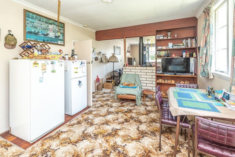 Photo of property in 10 Oturi Road, Waverley, 4510