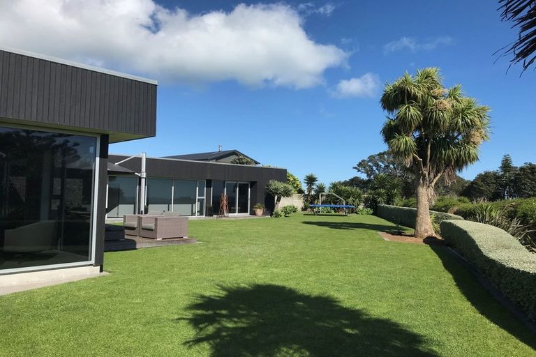 Photo of property in 9a Baring Terrace, Strandon, New Plymouth, 4312