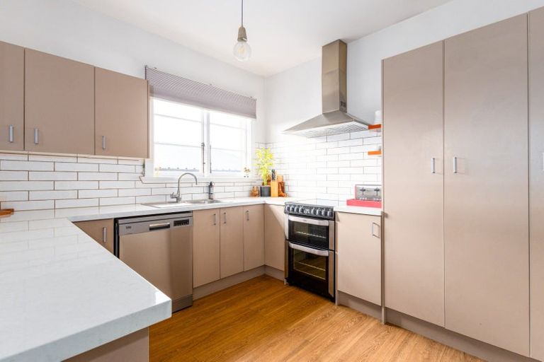 Photo of property in 98a Avenue Road, West End, Timaru, 7910