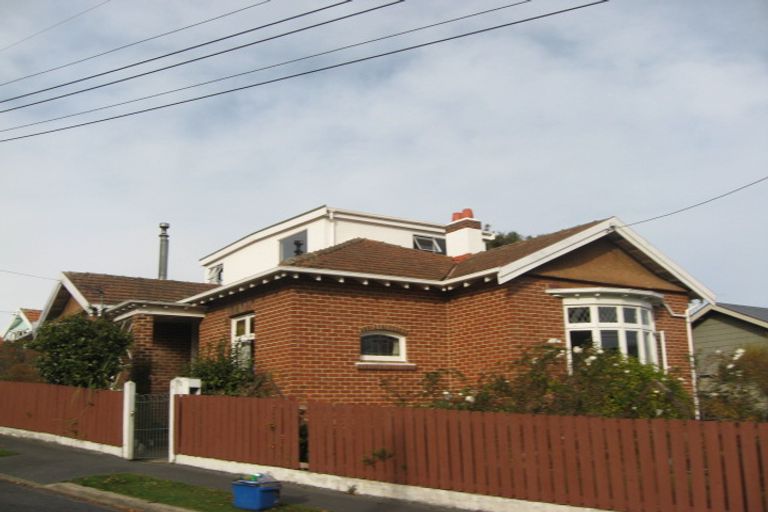 Photo of property in 2 Grandview Crescent, Opoho, Dunedin, 9010