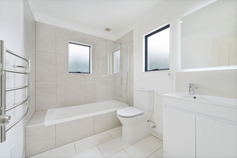 Photo of property in 9 Butia Avenue, Henderson, Auckland, 0612