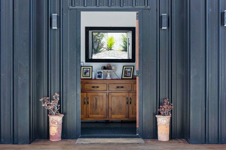 Photo of property in 17c Eagles Way, Cable Bay, 0420