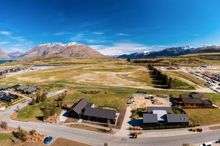 Photo of property in 3 Cunninghams Drive, Jacks Point, Queenstown, 9371