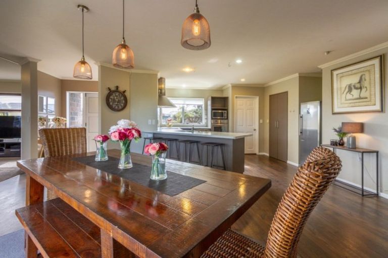 Photo of property in 174 Schnell Drive, Kelvin Grove, Palmerston North, 4414