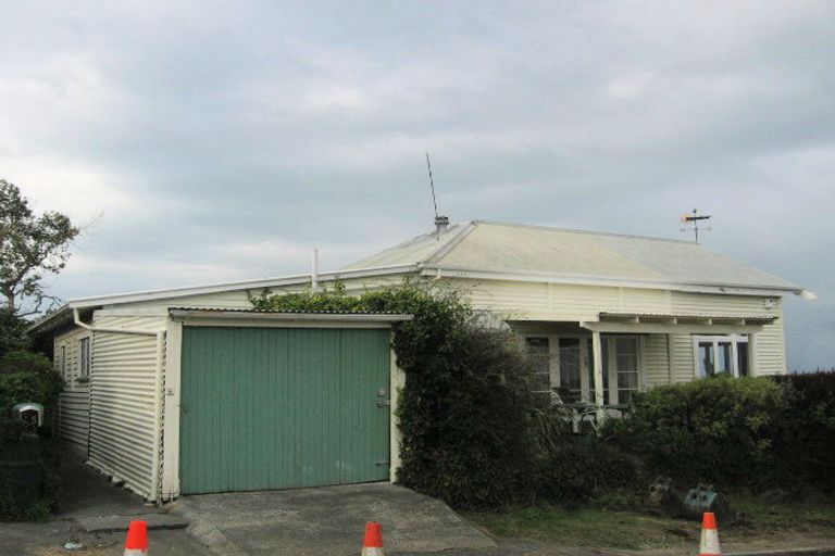 Photo of property in 15 Guys Hill Road, Hospital Hill, Napier, 4110