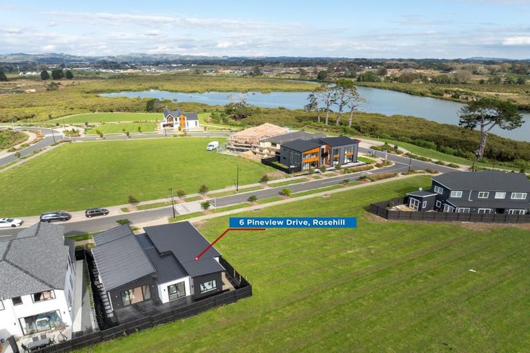 Photo of property in 6 Pineview Drive, Rosehill, Papakura, 2113