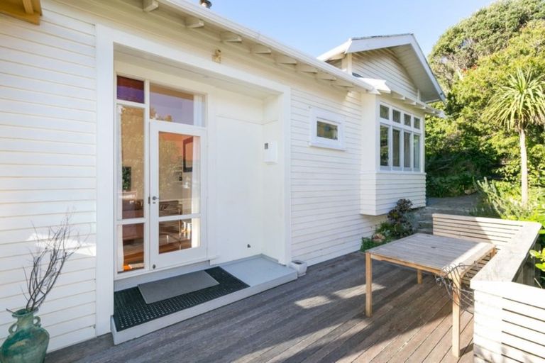 Photo of property in 11 Mcintyre Avenue, Mount Victoria, Wellington, 6011