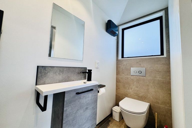 Photo of property in 97 Mcfaddens Road, St Albans, Christchurch, 8052