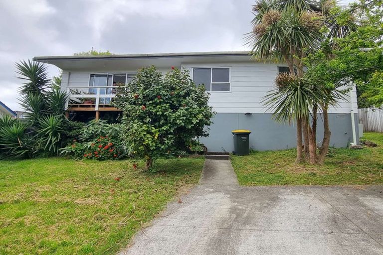 Photo of property in 5 Jarrah Place, Massey, Auckland, 0614