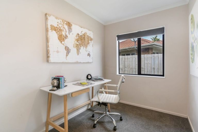 Photo of property in 94a Palmers Road, Clendon Park, Auckland, 2103