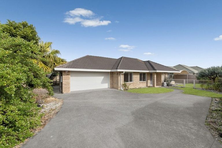 Photo of property in 58 Frank Nobilo Drive, Golflands, Auckland, 2013