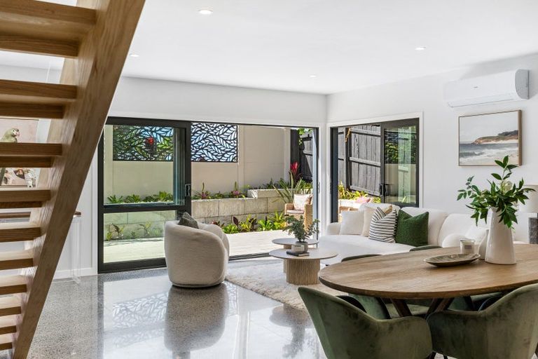 Photo of property in 15 Schnapper Rock Road, Greenhithe, Auckland, 0632