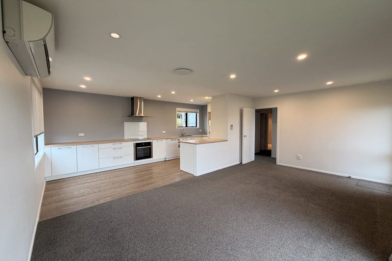 Photo of property in 53 Sunvue Road, Glen Eden, Auckland, 0602