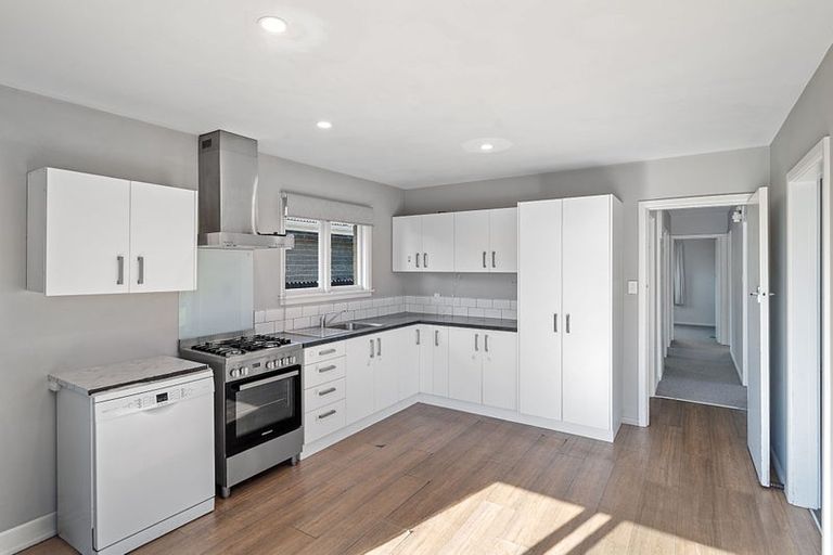 Photo of property in 2a Skerten Avenue, Hornby, Christchurch, 8042