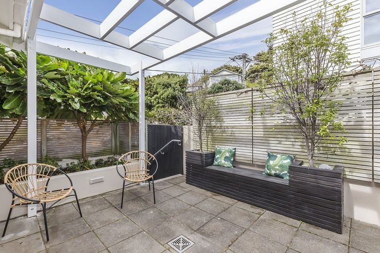 Photo of property in 30 Mantell Street, Seatoun, Wellington, 6022