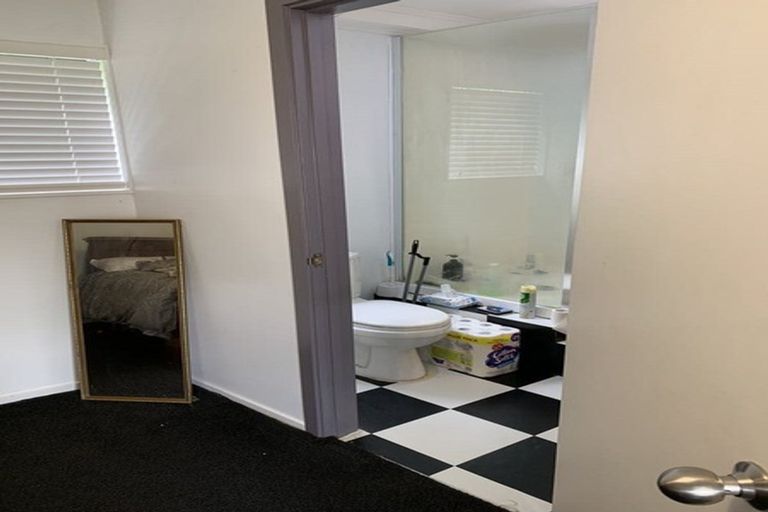 Photo of property in 16 Valhalla Drive, Beach Haven, Auckland, 0626