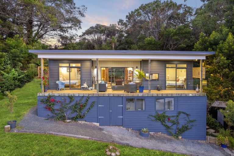 Photo of property in 5b Hobbs Road, Matakatia, Whangaparaoa, 0930