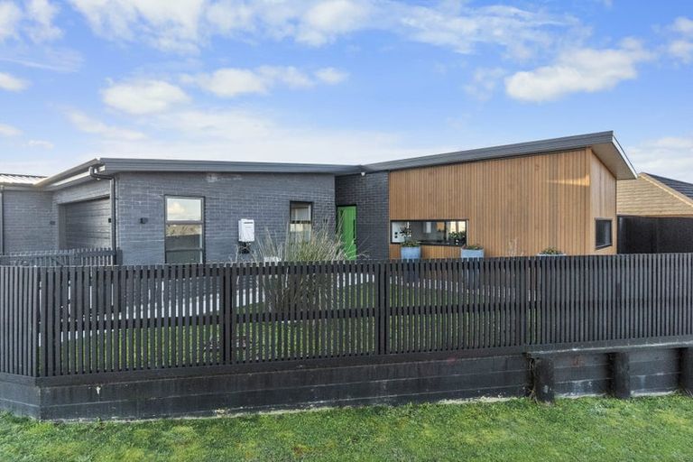 Photo of property in 17 Pragma Rise, Rototuna North, Hamilton, 3210