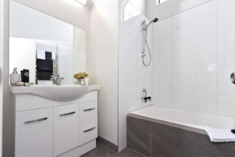 Photo of property in 4 Jandell Crescent, Bucklands Beach, Auckland, 2014