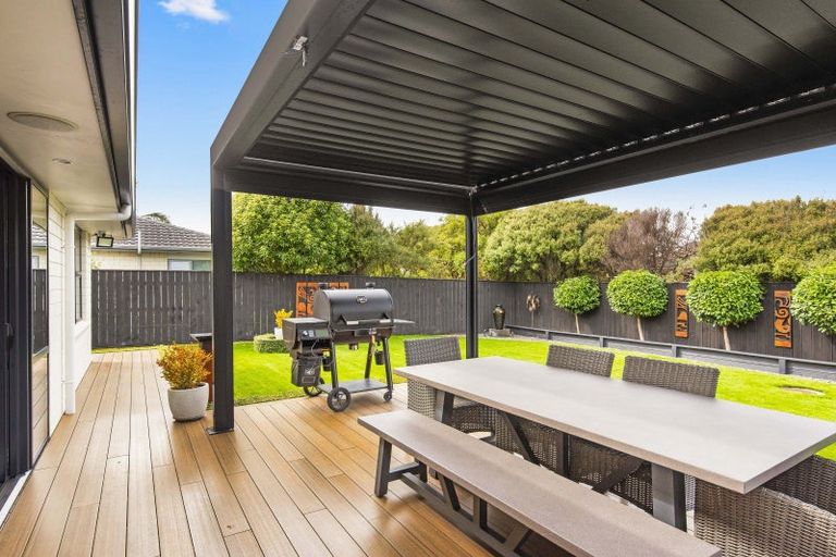 Photo of property in 47 San Priamo Place, Paraparaumu Beach, Paraparaumu, 5032