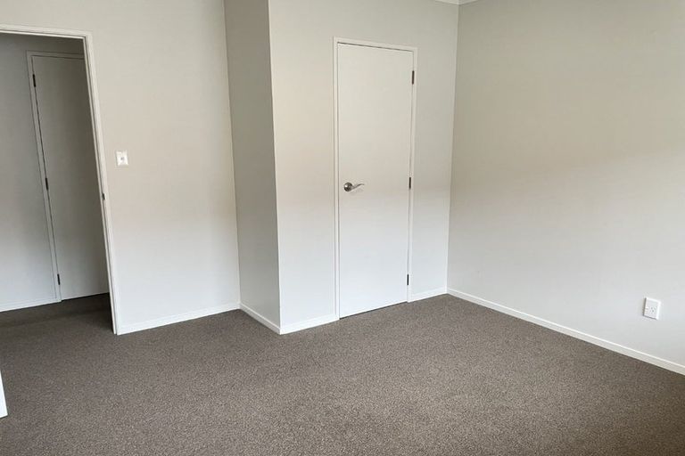 Photo of property in 2/2 Whitford Road, Howick, Auckland, 2014