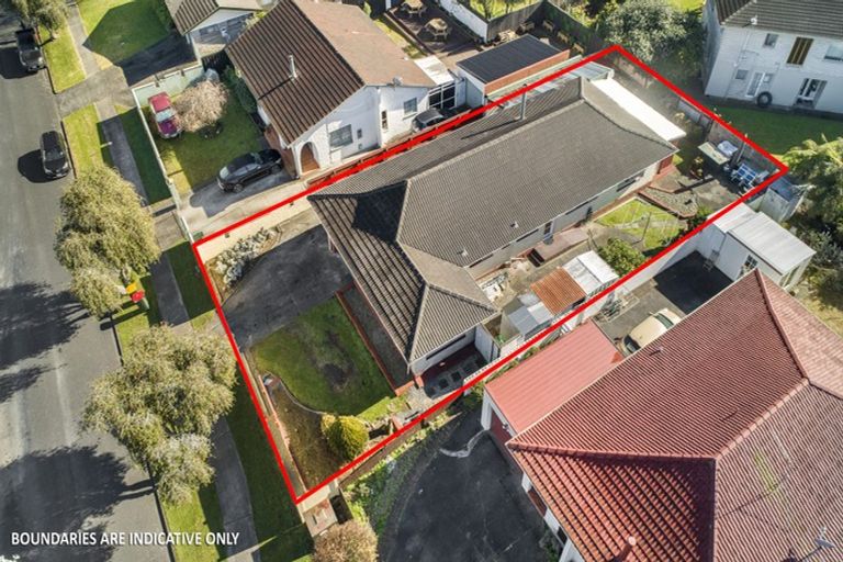Photo of property in 13 Waimai Avenue, Weymouth, Auckland, 2103