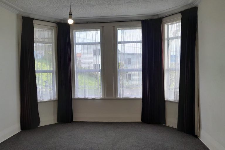 Photo of property in 9 Elm Row, Dunedin Central, Dunedin, 9016