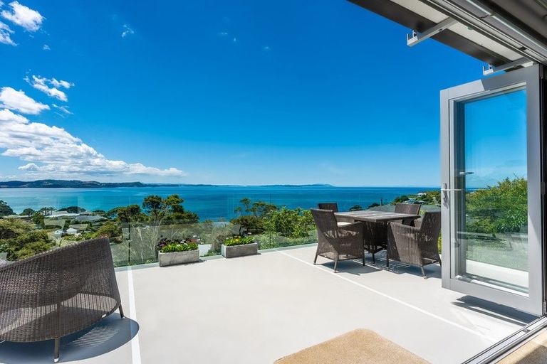 Photo of property in 26a Vipond Road, Stanmore Bay, Whangaparaoa, 0932